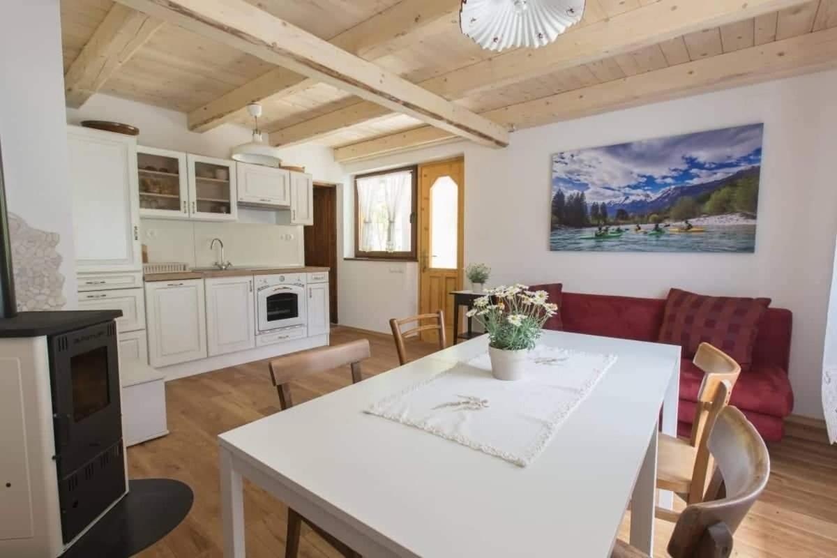 Apartma Mlekuz โบเว็ก ภายนอก รูปภาพ